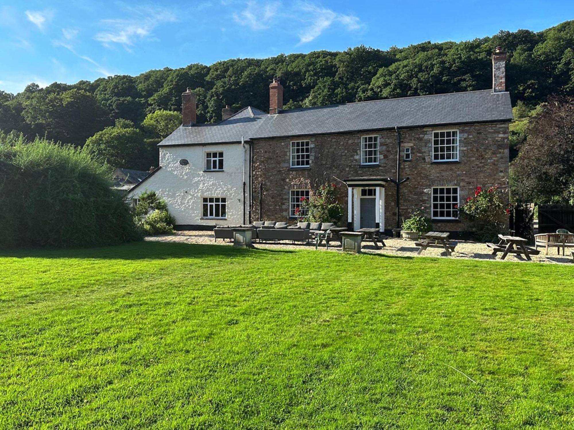 Duvale Priory - 9985 Villa Bampton  Exterior photo